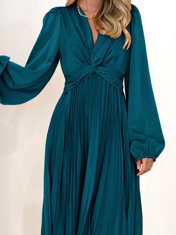 Miss Sparkling Pleated Long Sleeve Dress