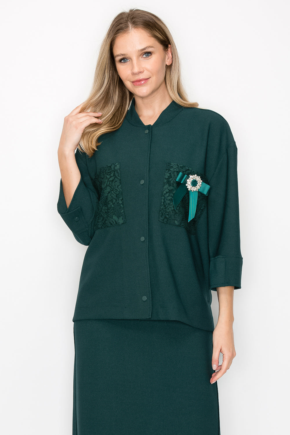 Kyle Crepe Knit with Detachable Ribbon Brooch