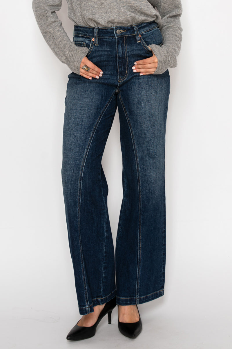 Artemis Vintage | Ultra High Rise Relaxed Flare Jeans