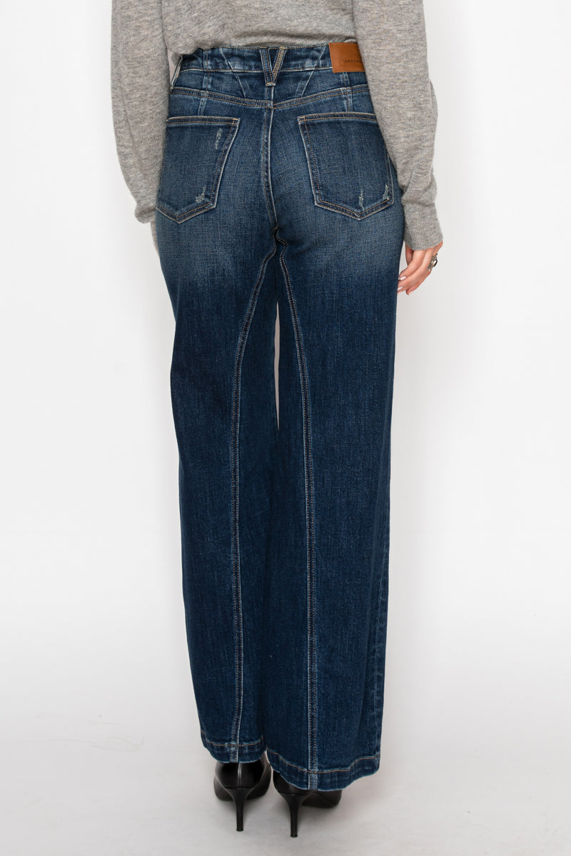 Artemis Vintage | Ultra High Rise Relaxed Flare Jeans