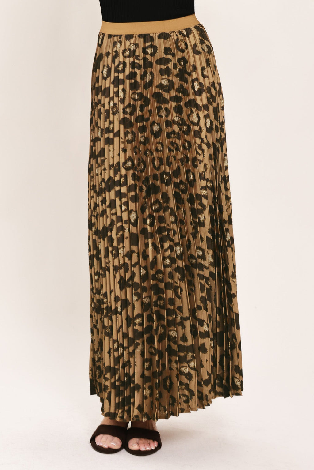 Flying Tomato Golden Leopard Pleated Maxi Skirt
