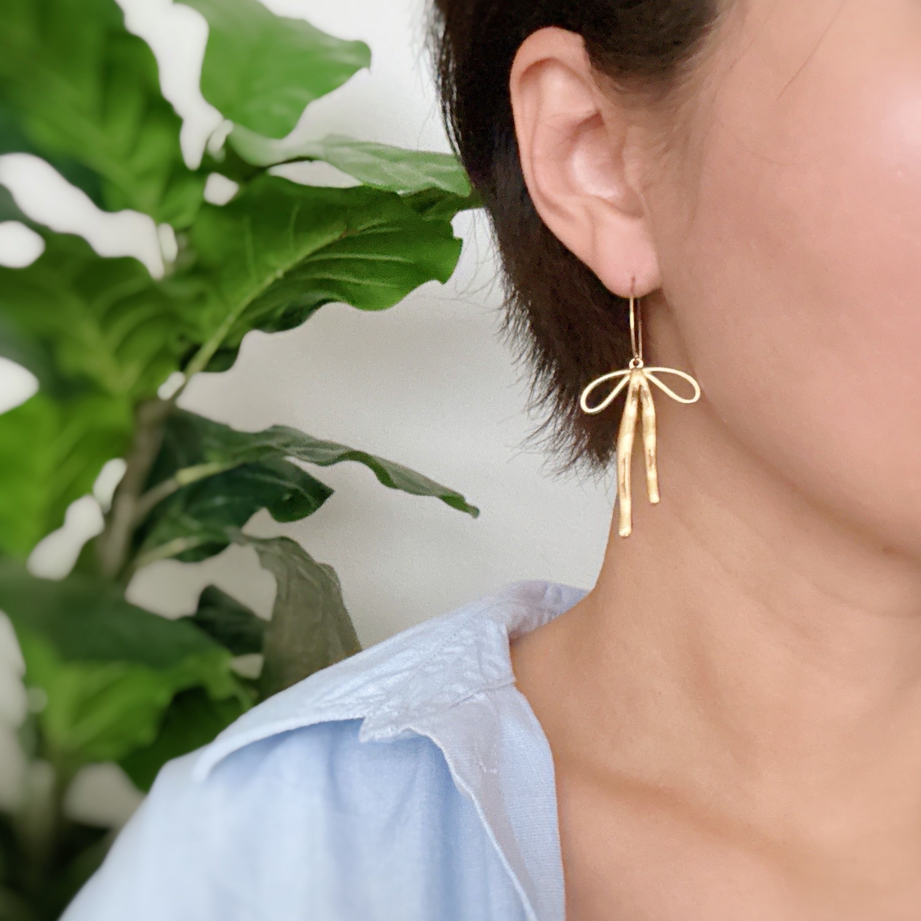 Stylist Bow Drop Earrings